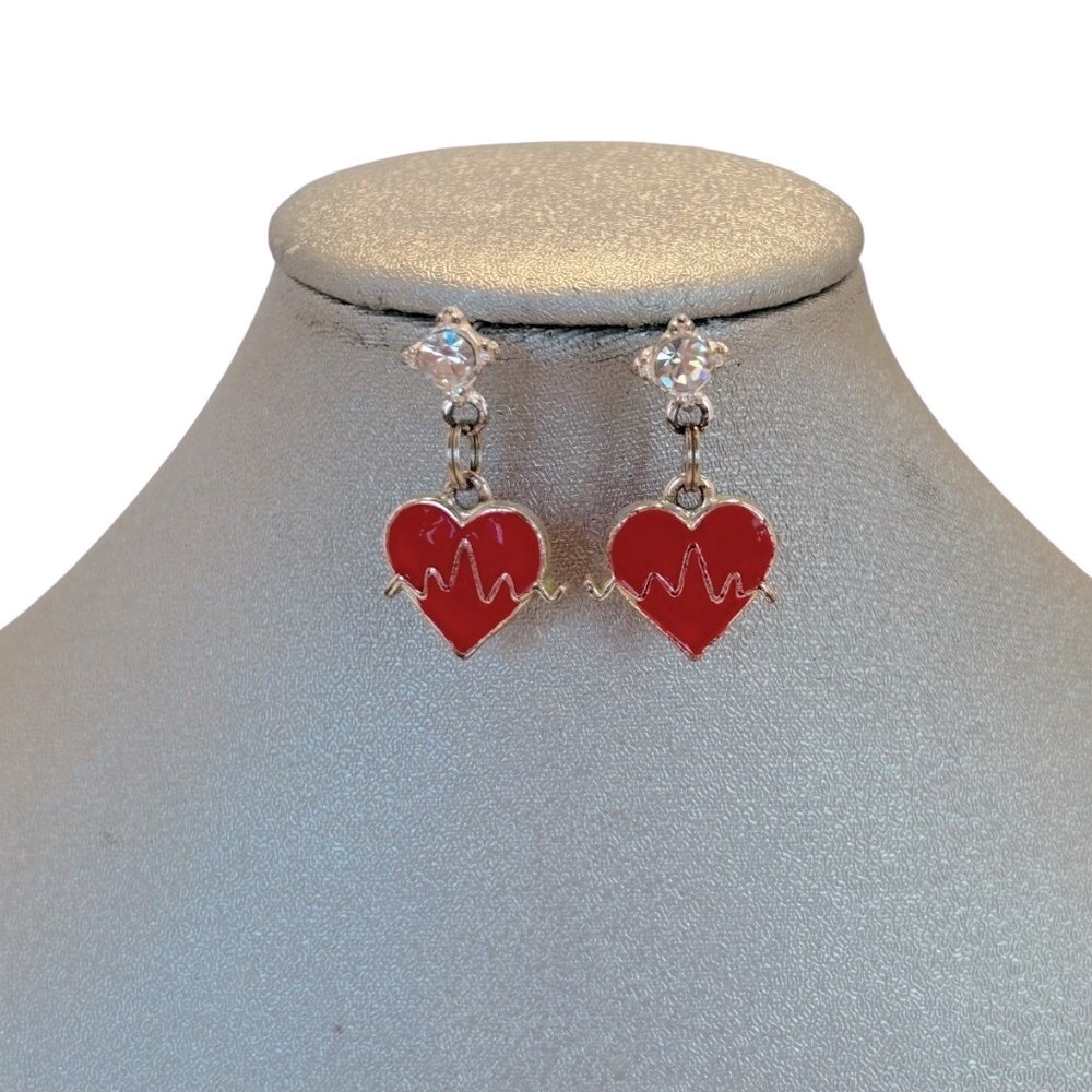 SWAROVSKI CRYSTAL Posts Pierced earrings Beating hearts Rhythm strip New